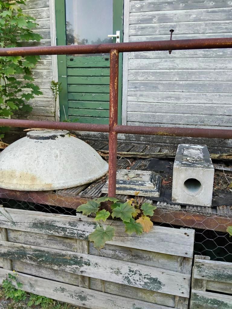 Betonnen bloembak op standaard groot formaat, Ophalen