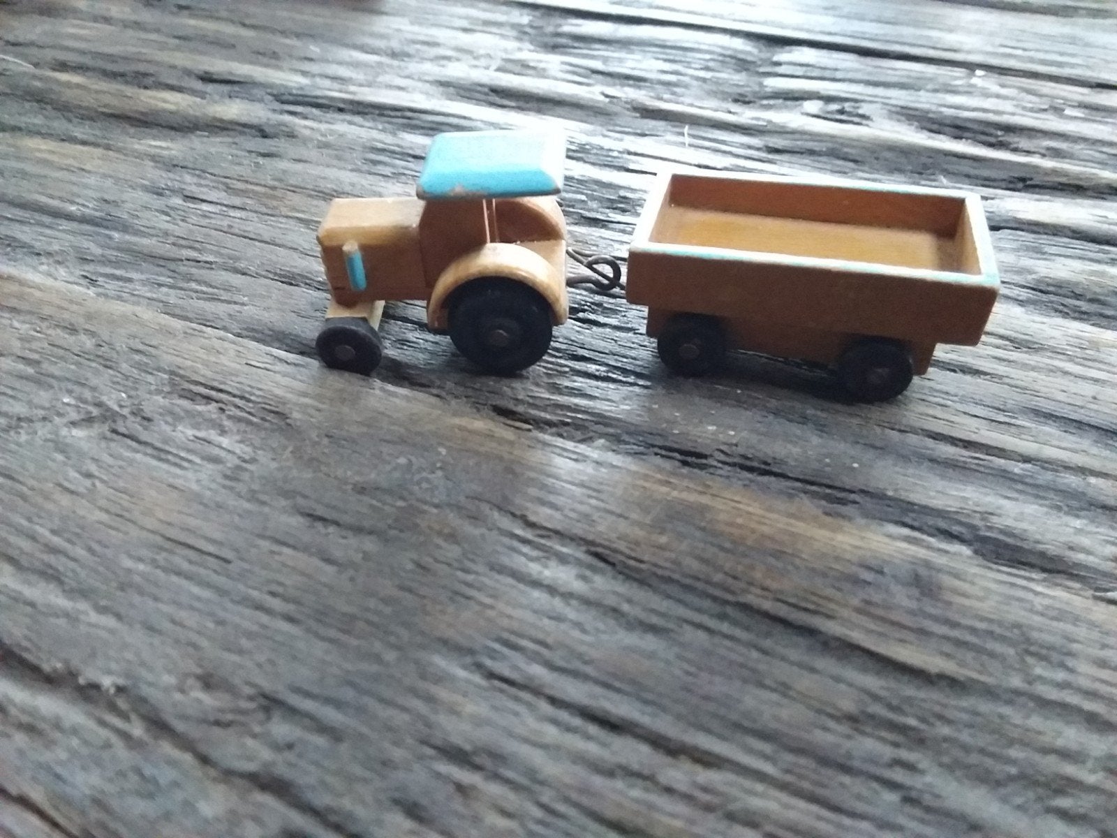Vintage houten tractor met aanhanger - Made in GDR, Ophalen of Verzenden