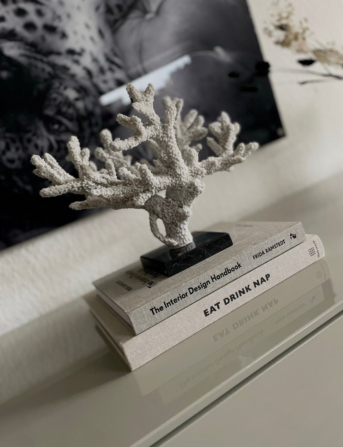 Woondecoratie koraal op marmeren voet - grijs/zwart, Ophalen, Zo goed als nieuw