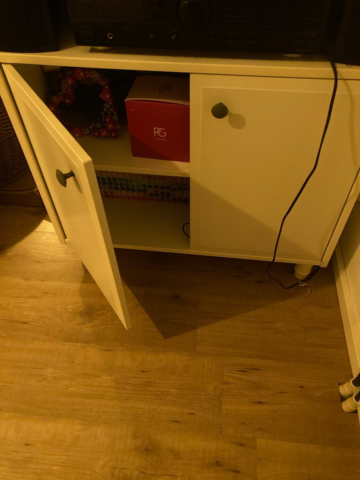 Crèmekleurig kastje met twee deuren, ikea hemnes, Ophalen, Gebruikt