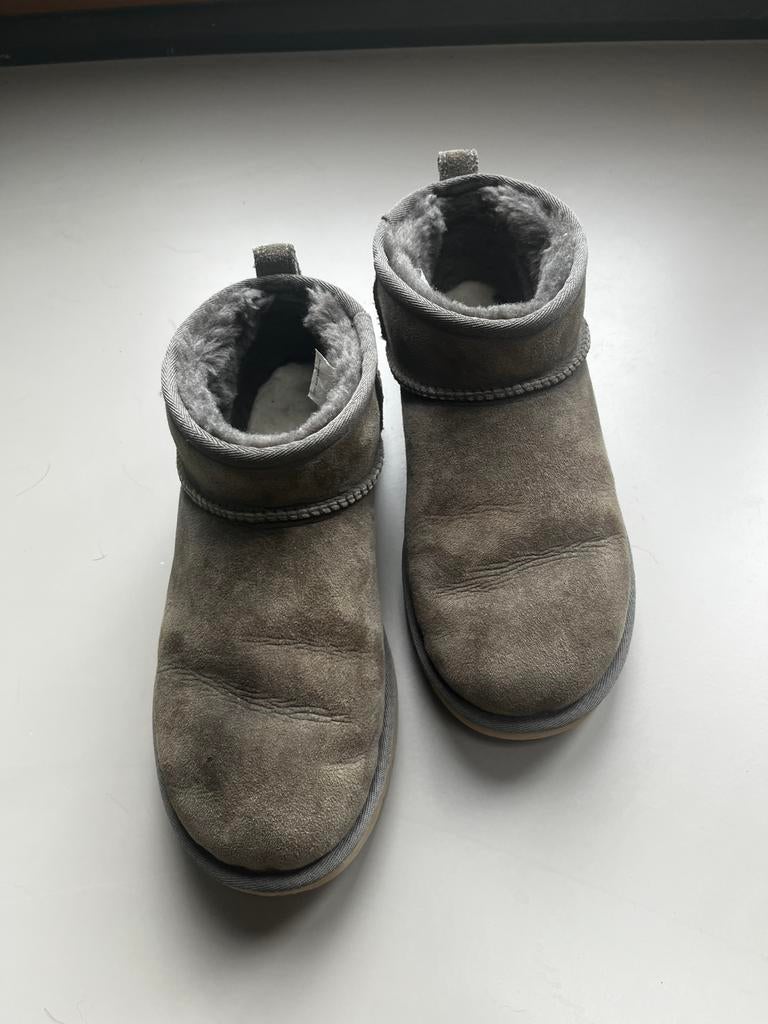 Uggs Classic Ultra Mini dames, maat 39, Lage of Enkellaarzen, Ophalen of Verzenden, Gedragen, Groen