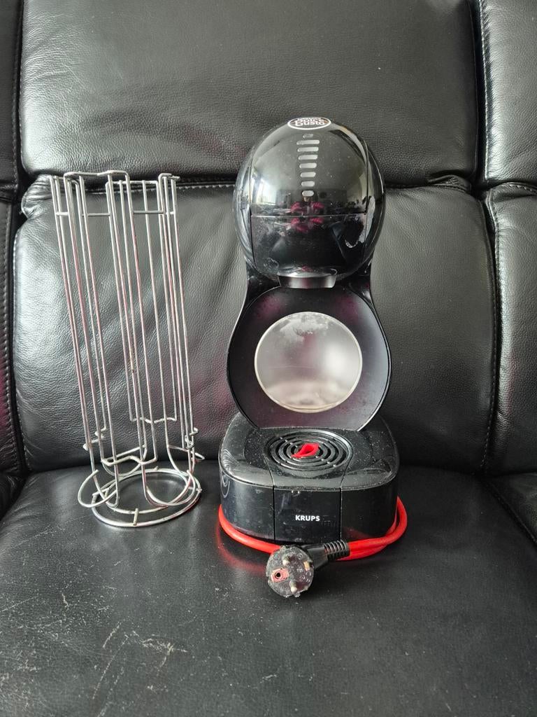 Dolce Gusto koffiezetapparaat met cup houder, Ophalen