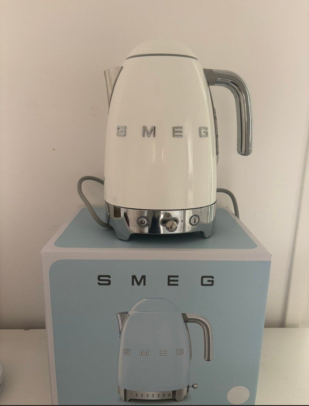 Smeg waterkoker KLF04 wit – temperatuurregeling, 1 tot 2 liter, Ophalen of Verzenden, Zo goed als nieuw