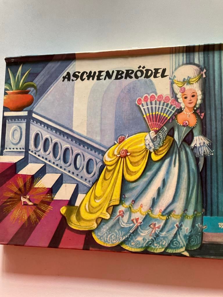 Aschenbrödel sprookjesboek, Boeken, Ophalen of Verzenden, Gelezen