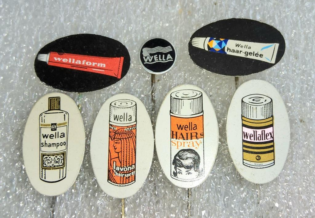 7 Vintage Wella Reclame Speldjes - Haarproducten Collectie, Ophalen of Verzenden, Gebruikt, Merk, Speldje of Pin