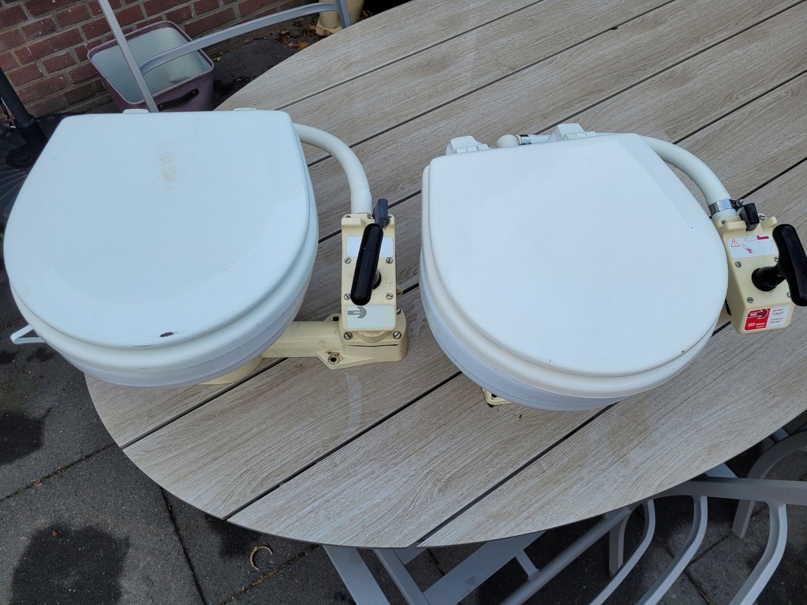 2 boottoiletten, Watersport en Boten, Accessoires en Onderhoud, Ophalen, Gebruikt, Kombuis en Sanitair