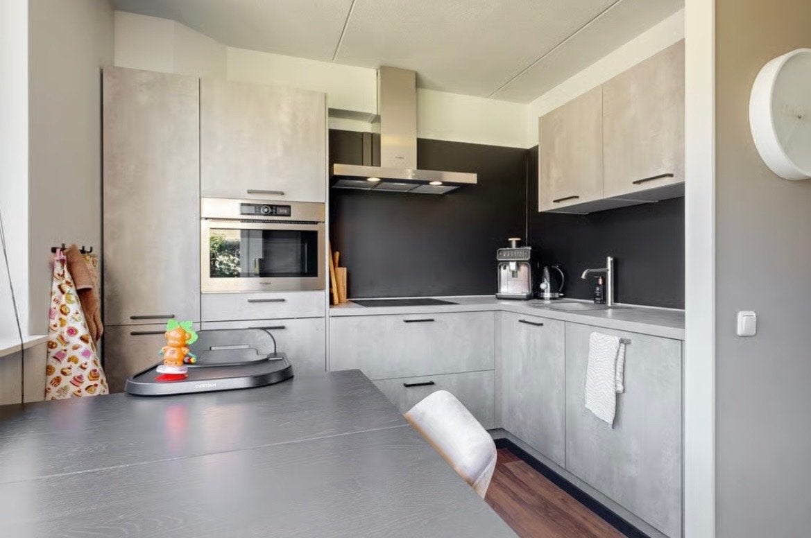 Complete keuken te koop - Modern en functioneel, Huis en Inrichting, Ophalen, Gebruikt, Hoekkeuken, Kunststof