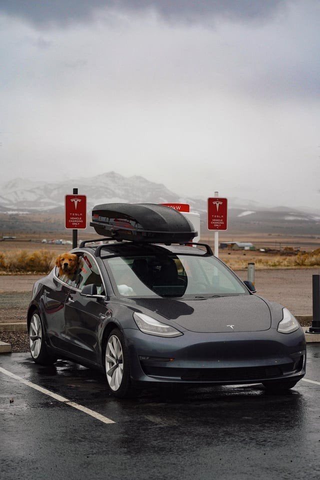 Tesla Model 3 dakdragers + dakkoffer, Ophalen, Nieuw