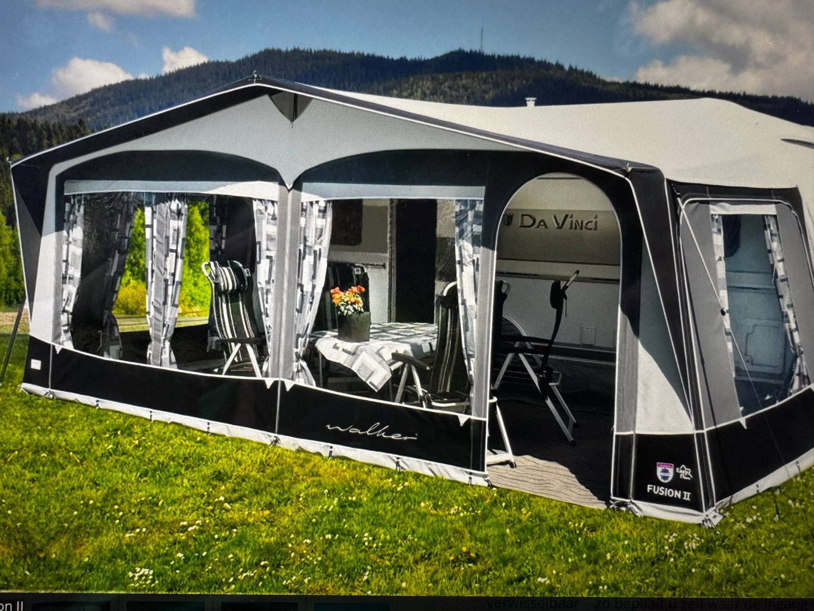 Walker Fusion 240 voortent met ijzeren stokken, Ophalen, Zo goed als nieuw