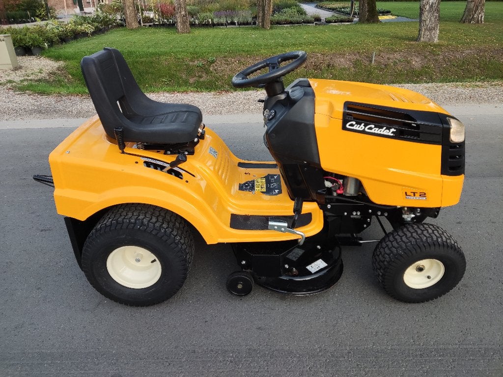 2 zitmaaiers (1 x Cub Cadet LT2 NR92, 1 x STIGA ESTATE 2084), Ophalen of Verzenden, Cub Cadet, Cub Cadet, Elektrische starter