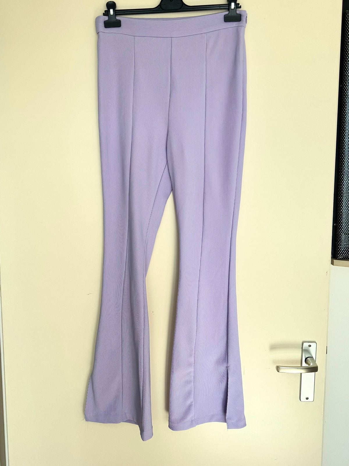Lila flared broek maat 40 van Primark, Maat 38/40 (M), Paars, Ophalen of Verzenden, Lang