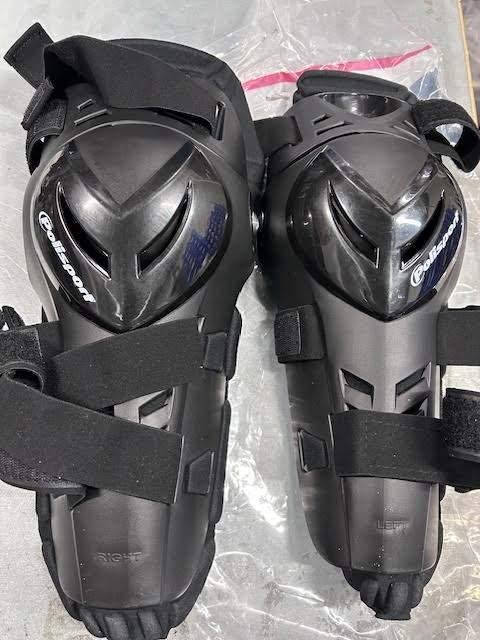 POLISPORT DEVIL ADULT KNEE PADS, Ophalen of Verzenden