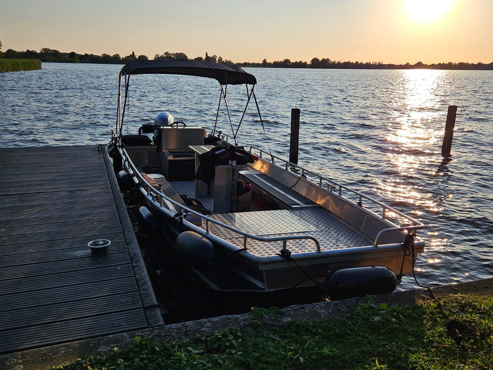 Veelzijdige, onderhoudsvrije boot uit 2020 met Honda 80 pk, Gebruikt, Buitenboordmotor, Aluminium, Biminitop