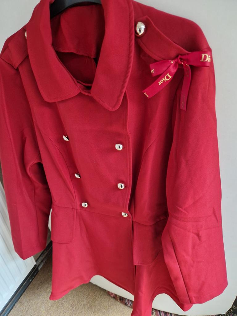 Rood Peplum Blazer Jasje met Knopen en Lint Broche - Maat XL, Ophalen of Verzenden, Zo goed als nieuw, Maat 46/48 (XL) of groter