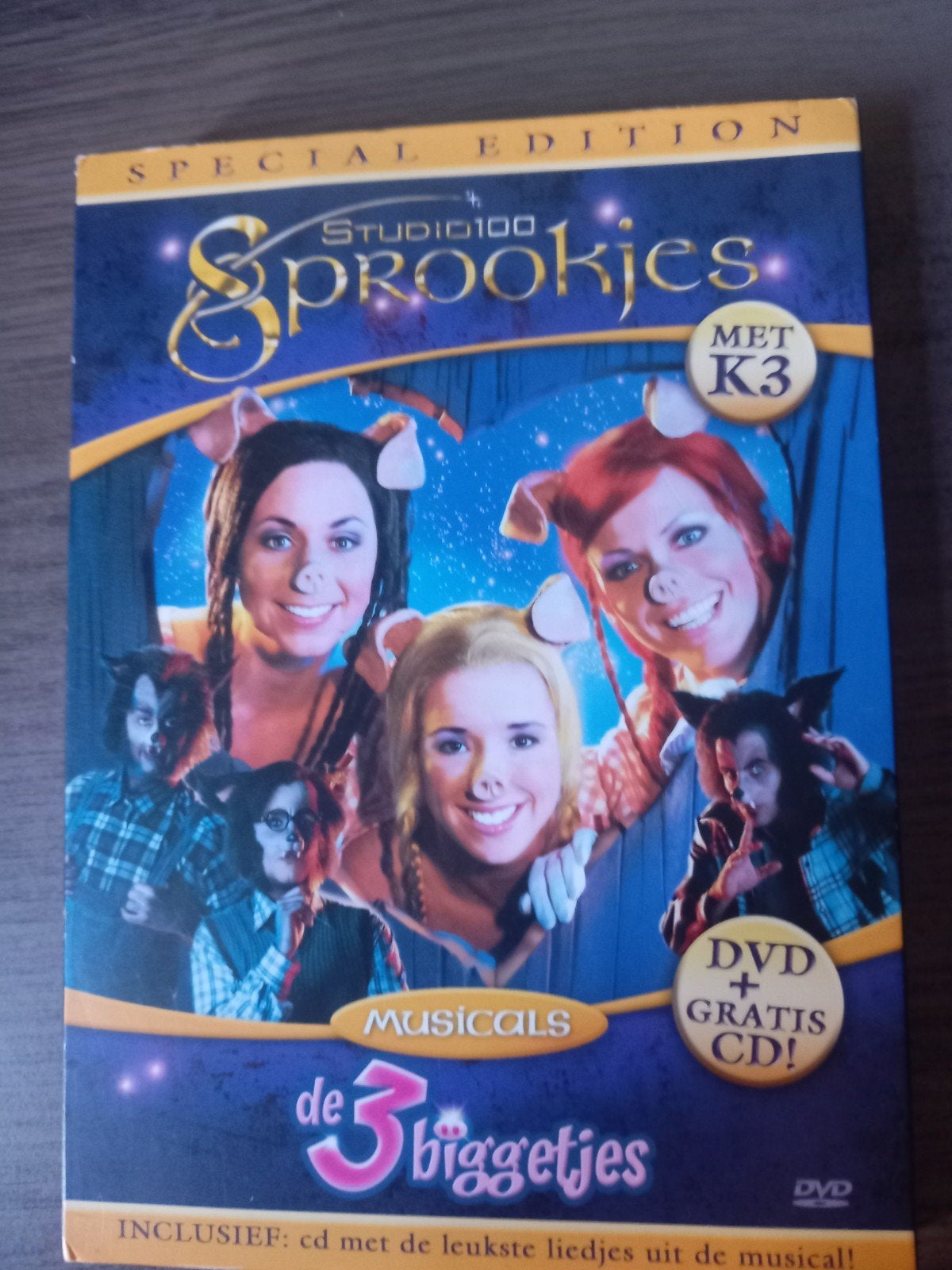 Studio 100 Sprookjes Musicals: De 3 Biggetjes DVD + CD, Cd's en Dvd's, Gebruikt, Verzamelbox, Alle leeftijden, Inclusief boekje