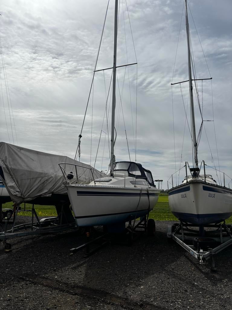 Zeilboot Jouet 680 - Technisch Goed, Klaar om te Varen, Watersport en Boten, Ophalen of Verzenden, Gebruikt, Polyester