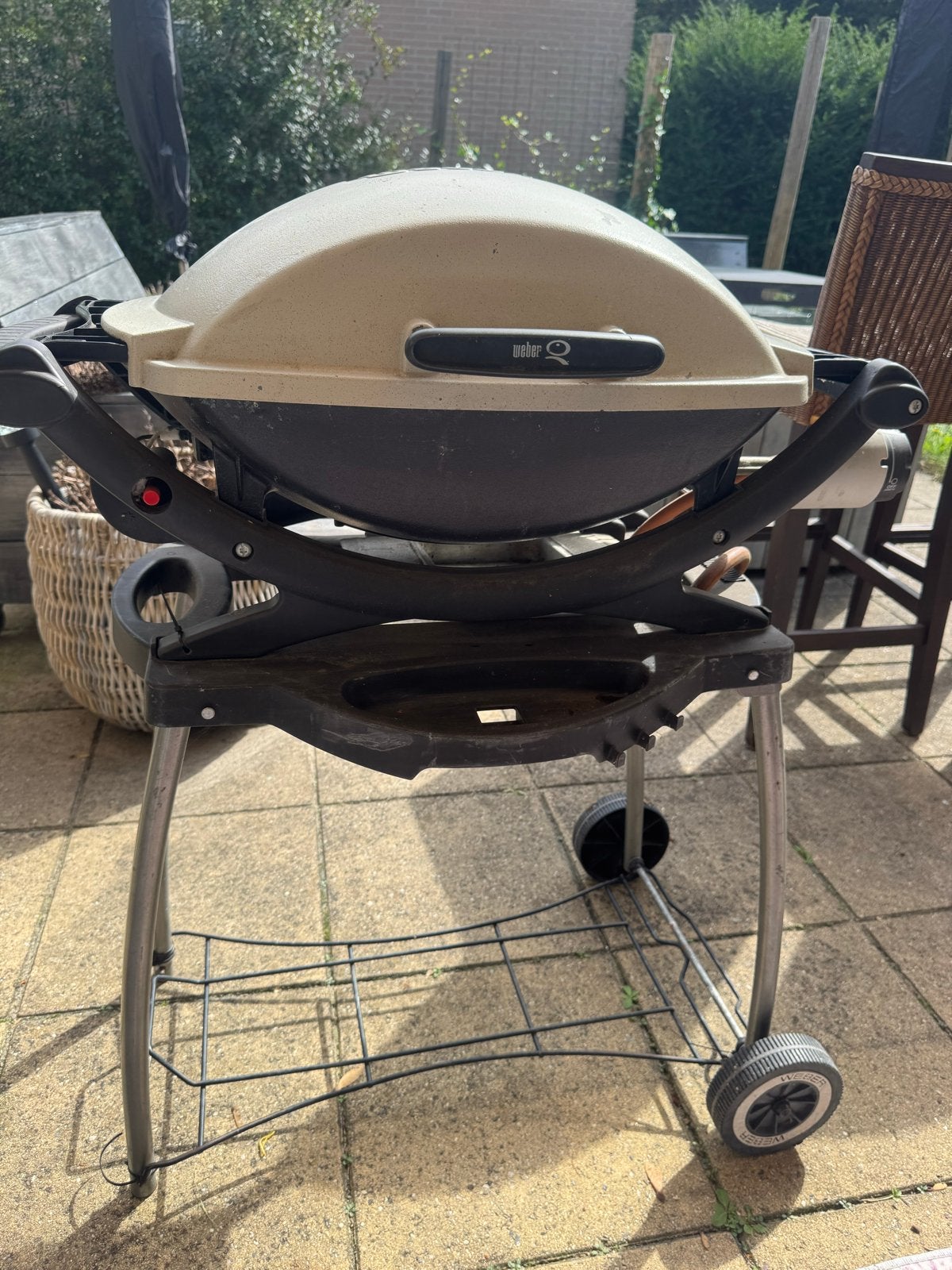 Weber gas BBQ - moet schoongemaakt worden, verder prima, Tuin en Terras, Ophalen, Gebruikt