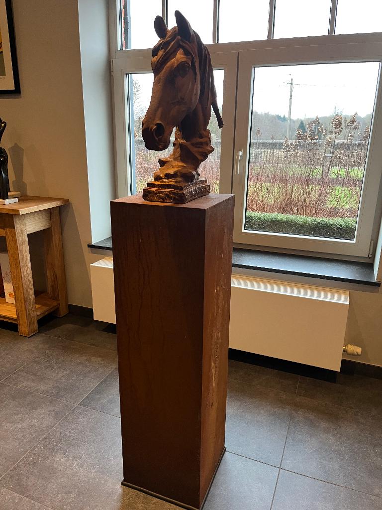 paardenhoofd uit gietijzer en bijpassende sokkel, Antiek en Kunst, Ophalen