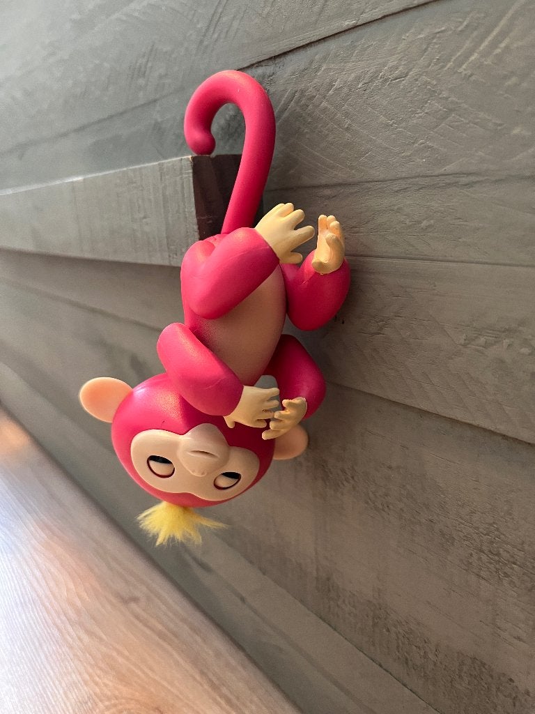 Fingerlings aapje roze, Ophalen of Verzenden, Zo goed als nieuw