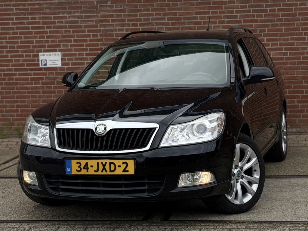 Skoda Octavia Combi 1.4 TSI Ambition Bns |Clima |CruiseC |Ni, Voorwielaandrijving, Euro 5, Gebruikt, 4 cilinders