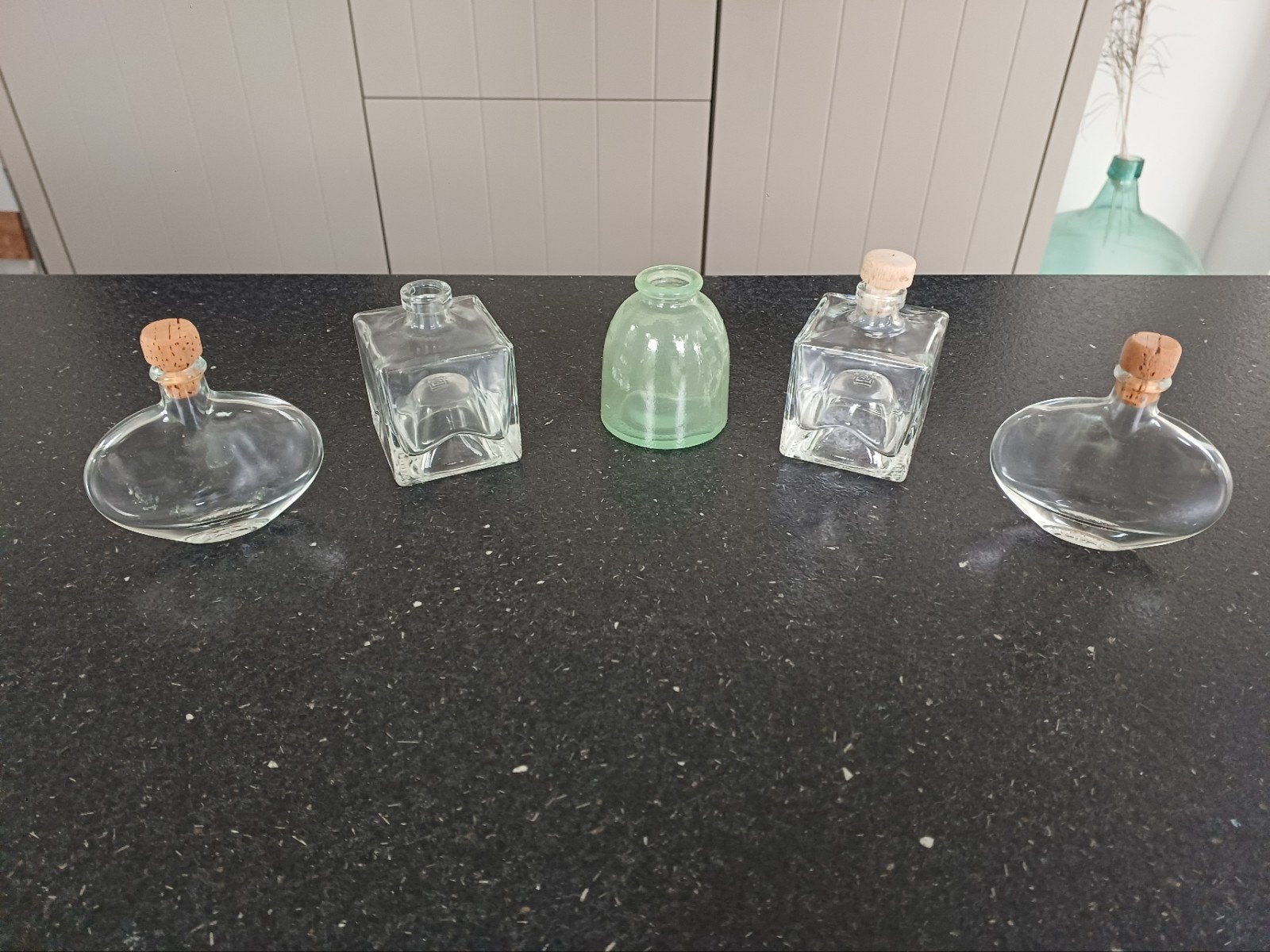 Diverse glazen vaasjes/flesjes, ca. 9 cm hoog, Ophalen of Verzenden, Gebruikt, Transparant, Glas