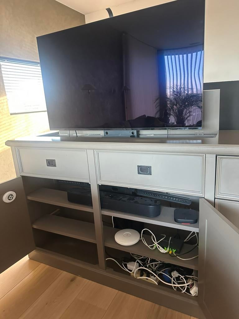 Televisiekast met lift en Sony OLED TV, Ophalen, Gebruikt, Met deur(en), 150 tot 200 cm