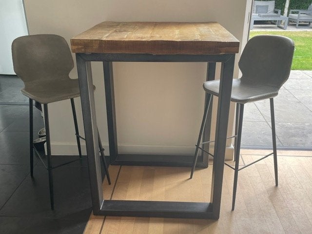 bartafel en stoelen, Ophalen, Gebruikt, Inclusief barstoelen