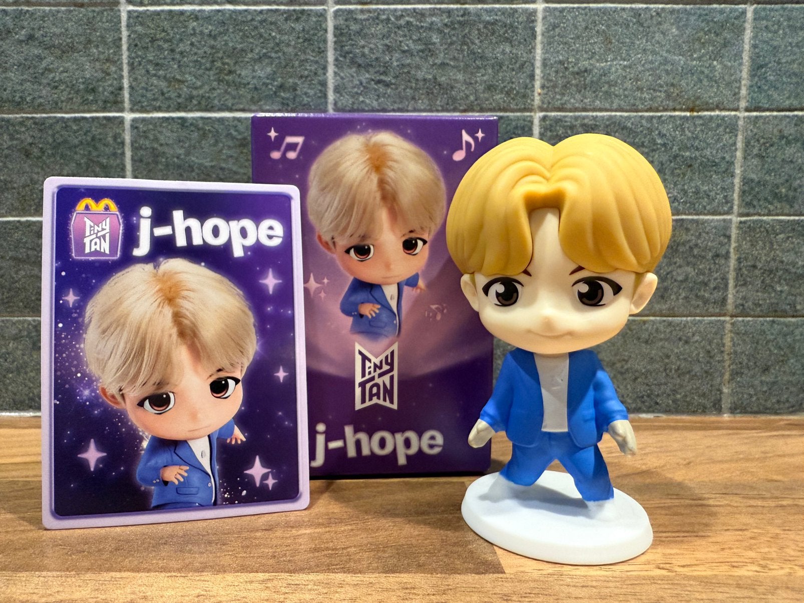 BTS TinyTan j-hope figure helemaal nieuw in doosje, Ophalen of Verzenden, Nieuw