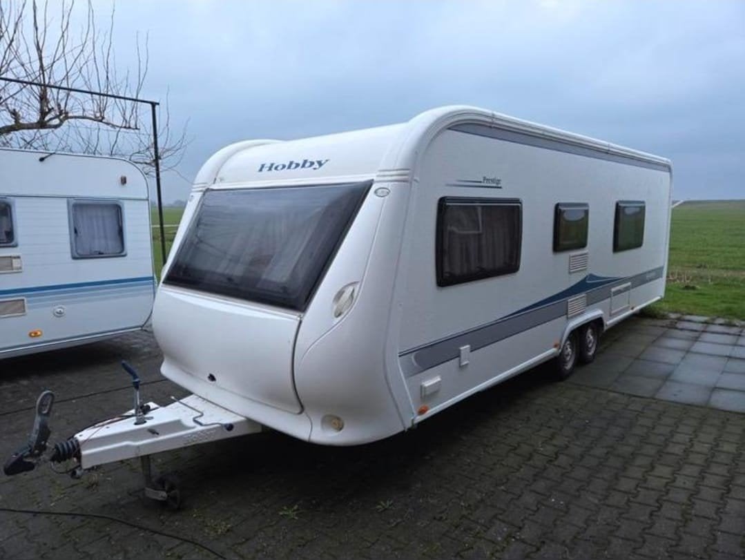 Hobby Prestige 650 WFU 2010, Caravans en Kamperen, Caravans, Particulier, meer dan 6, 1500 - 2000 kg, Rondzit, Hobby, Lengtebed
