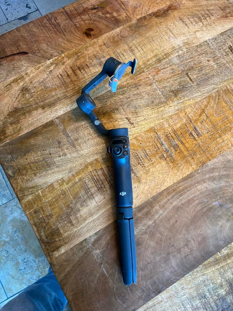 DJI Osmo Mobile 3 Combo - Gimbal voor smartphone, Ophalen of Verzenden, Zo goed als nieuw, Minder dan 150 cm, Driepoot