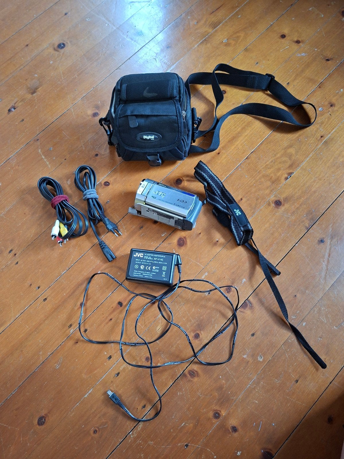 JVC Everio 30GB HDD Camcorder, Complete Set, goede staat, JVC, Ophalen of Verzenden, Camera, Gebruikt
