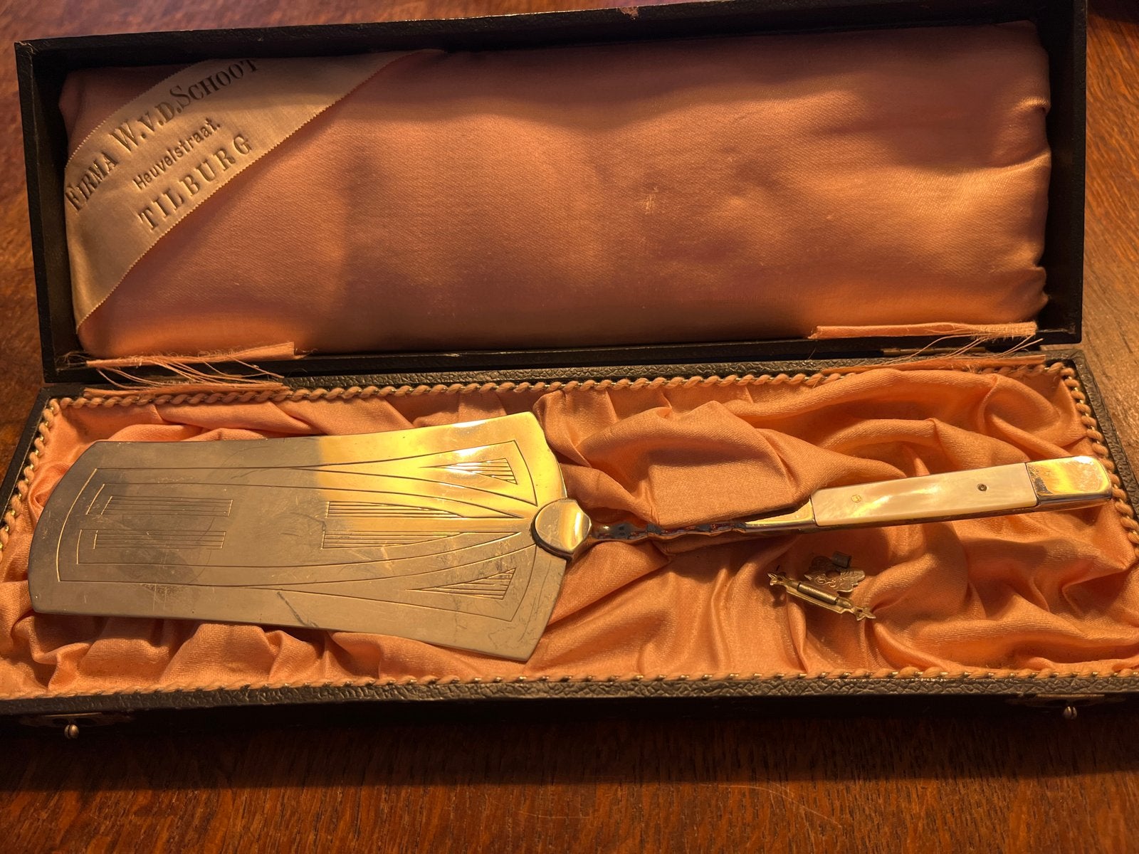 Antieke visopscheplepel met parelmoer handvat, Ophalen of Verzenden