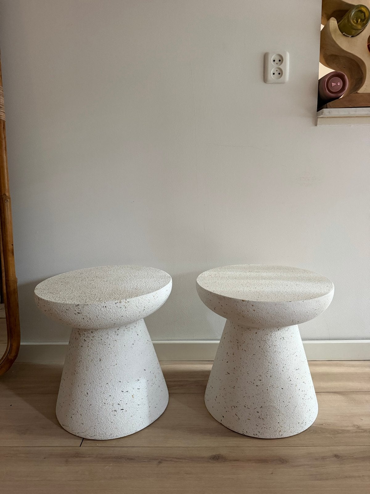 Set van 2 bijzettafels wit, Overige materialen, Minder dan 55 cm, Rond, Zo goed als nieuw