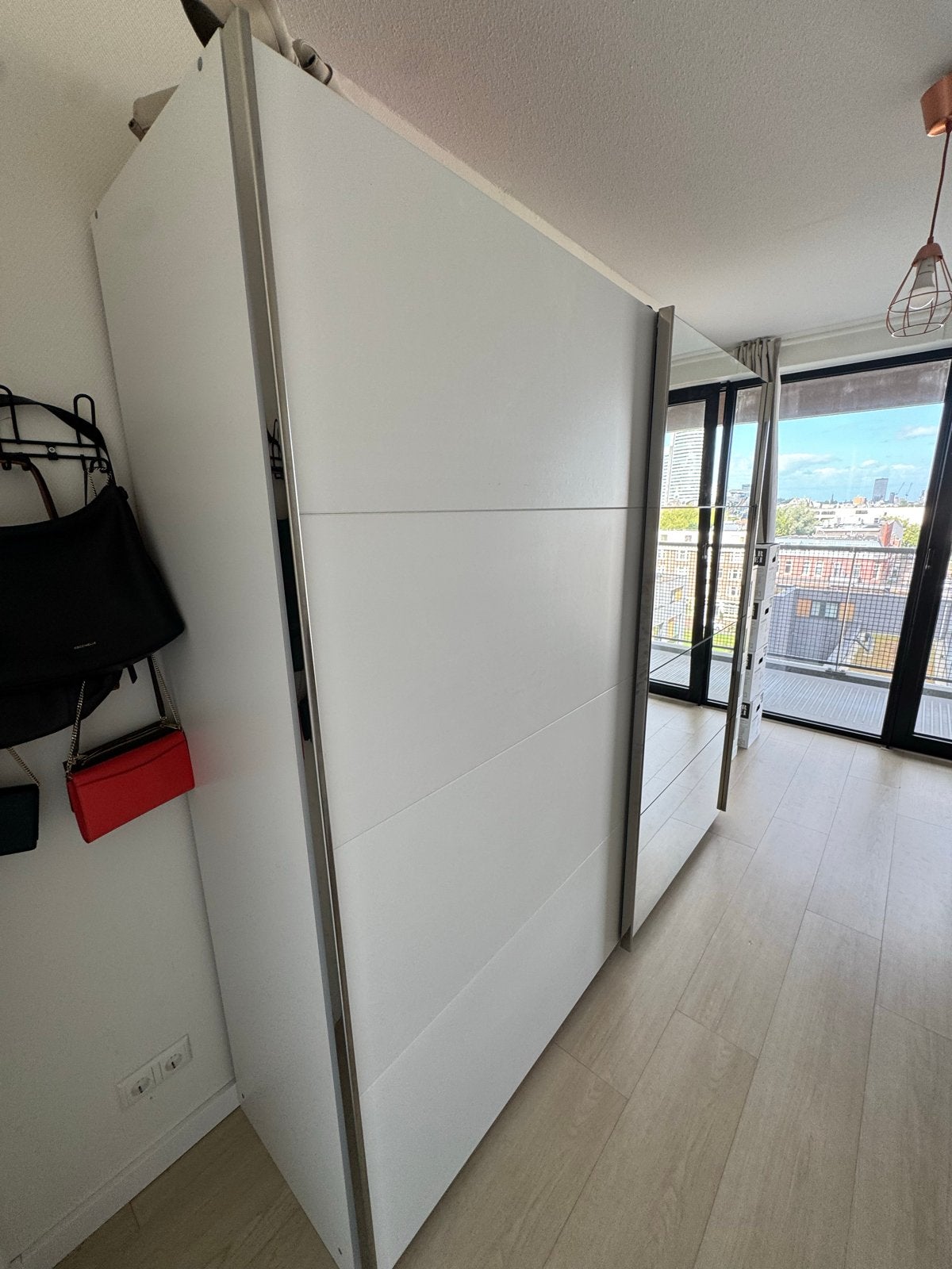 Ruime kledingkast met spiegeldeuren - 226x210x60 cm, Huis en Inrichting, Ophalen, Met plank(en), Gebruikt, 200 cm of meer