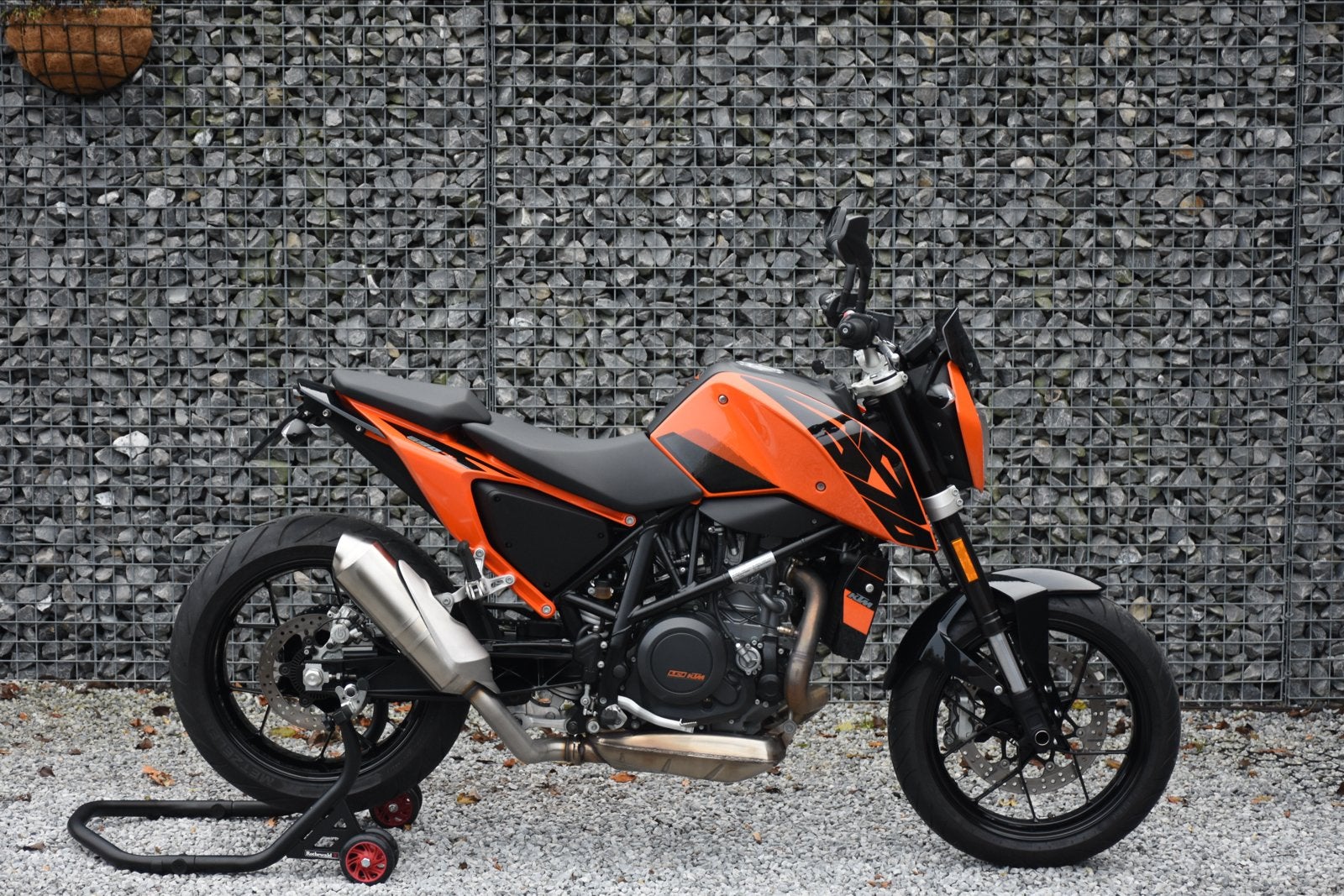 KTM 690 Duke - Krachtige Naked Bike - showroom staat !!, Motoren, 693 cc, Gebruikt, Particulier, Meer dan 35 kW