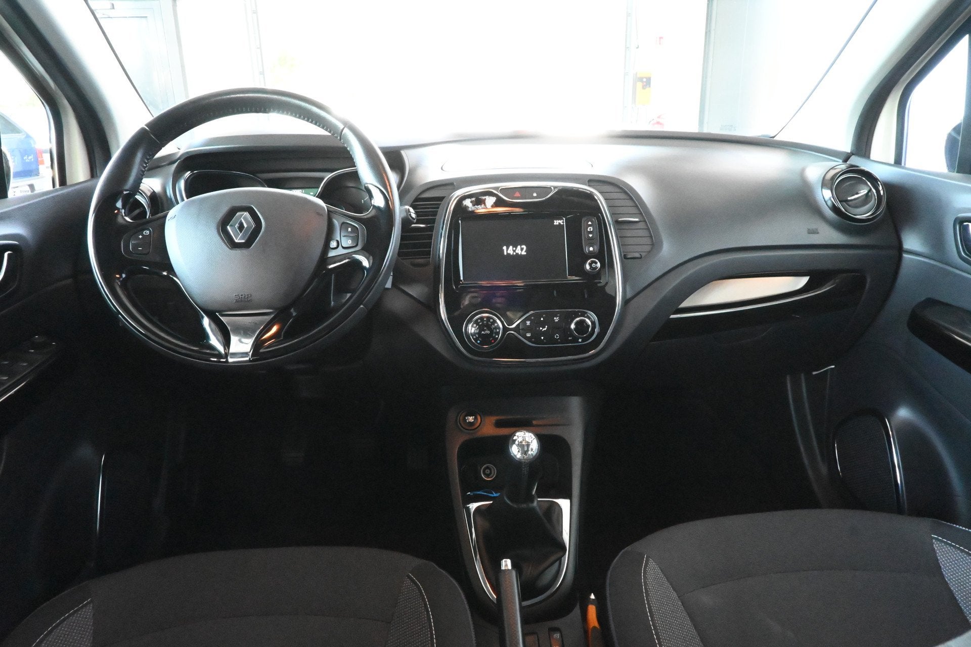 Renault Captur 0.9 TCe Dynamique Clima Navigatie Cruise Cont, Auto's, Voorwielaandrijving, 898 cc, Stof, Gebruikt