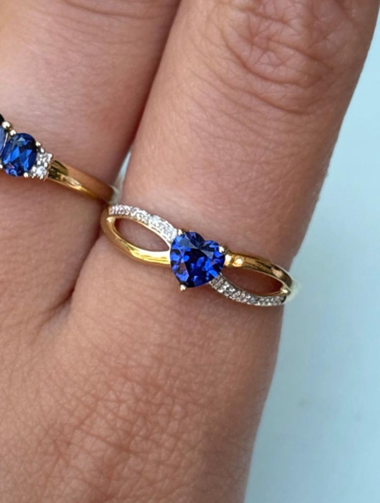 9 karaat gouden ring met hartvormige saffier en diamant, Sieraden, Tassen en Uiterlijk, Ringen, 18 tot 19, Ophalen of Verzenden