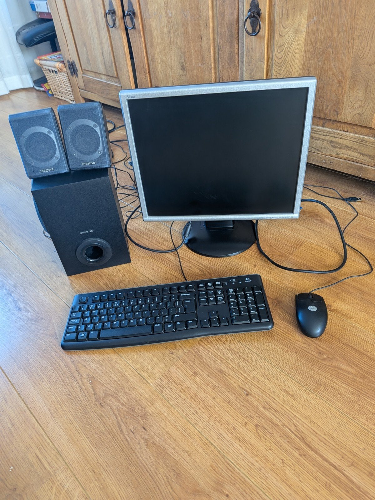 Complete PC-set: Monitor, Toetsenbord, Muis, Boxen, Ophalen, Gebruikt, Fujitsu Siemens, Ingebouwde speakers