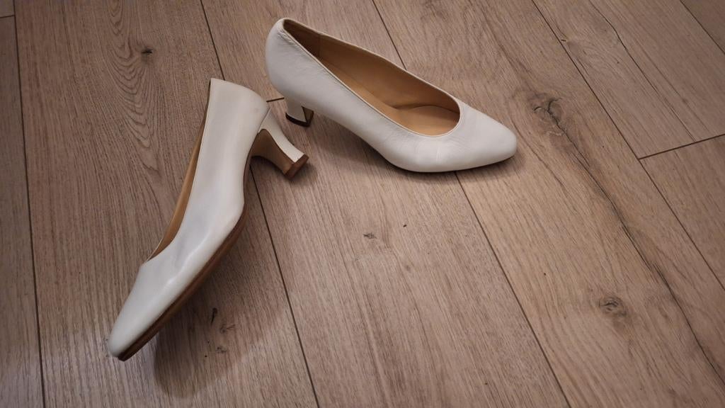 Witte leren trouwschoenen maat 38, hak 5 cm, Kleding | Dames, Ophalen of Verzenden, Zo goed als nieuw, Wit, Schoenen met lage hakken