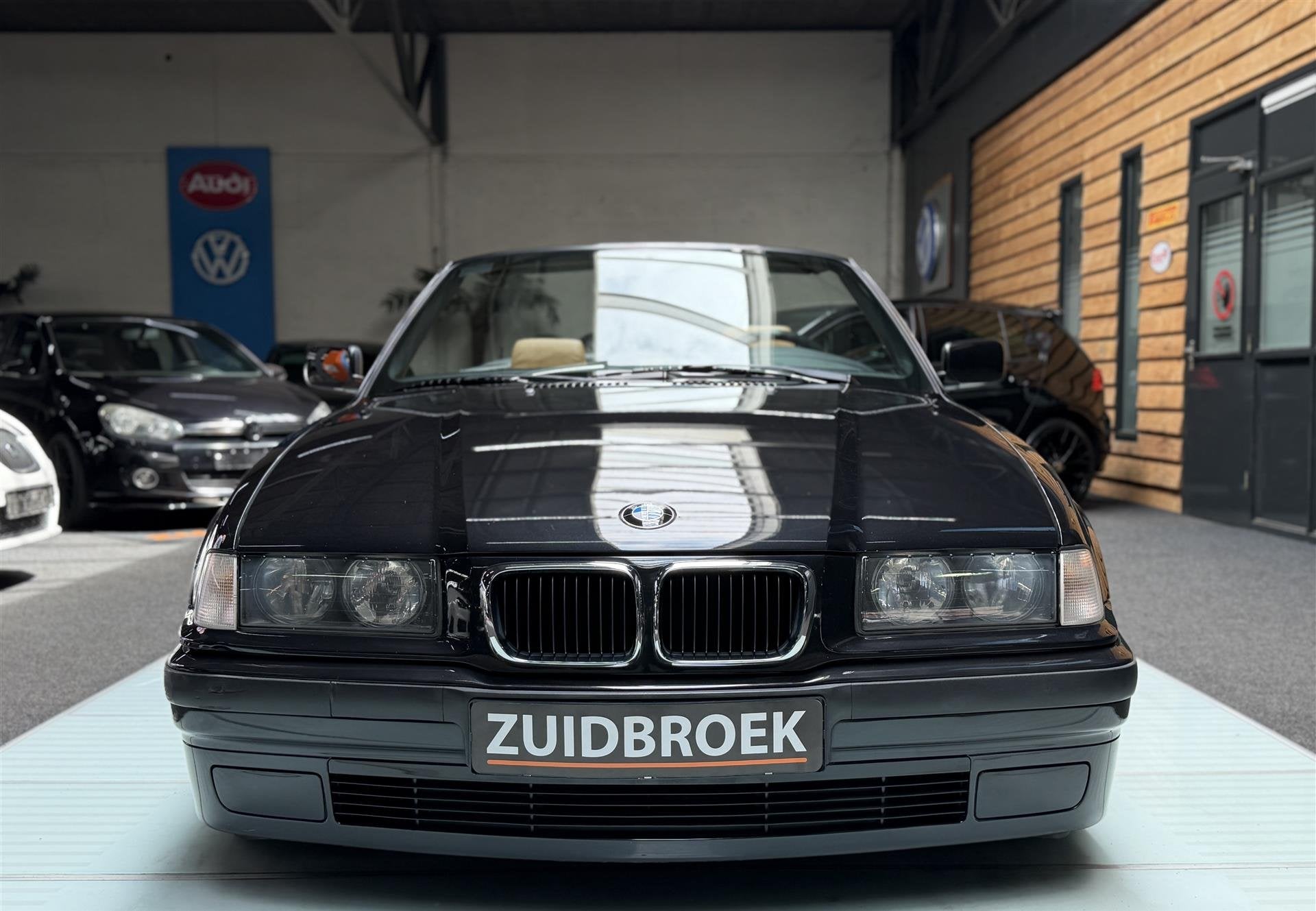 BMW Cabrio 318i Aut Uniek! | 66DKM | Vol optie | High Exe |, foto 6