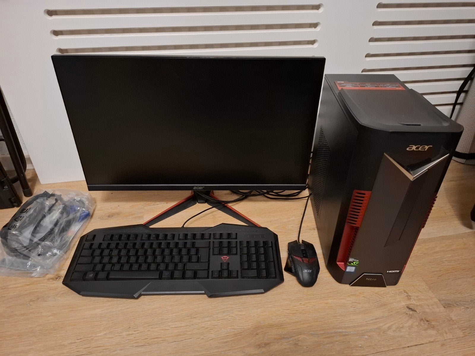Acer Nitro Gaming PC met Monitor, Toetsenbord en Muis, Gebruikt, 8 GB, Virtual Reality, 128GB SSD + 1TB HDD