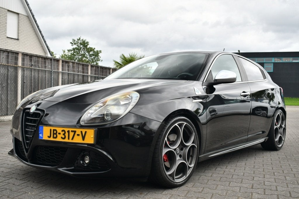 Alfa Romeo Giulietta 1.4 Turbo 200PK QV Uitvoering|Leder|19", Auto's, Euro 5, Gebruikt, 4 cilinders, Zwart