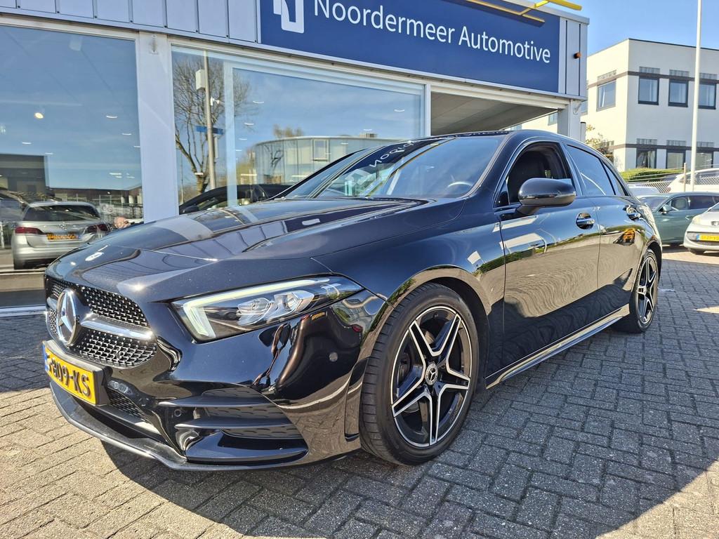 Mercedes-Benz A-klasse 180 AMG Line / navigatie / camera / s, 136 pk, Gebruikt, 4 cilinders, Adaptive Cruise Control