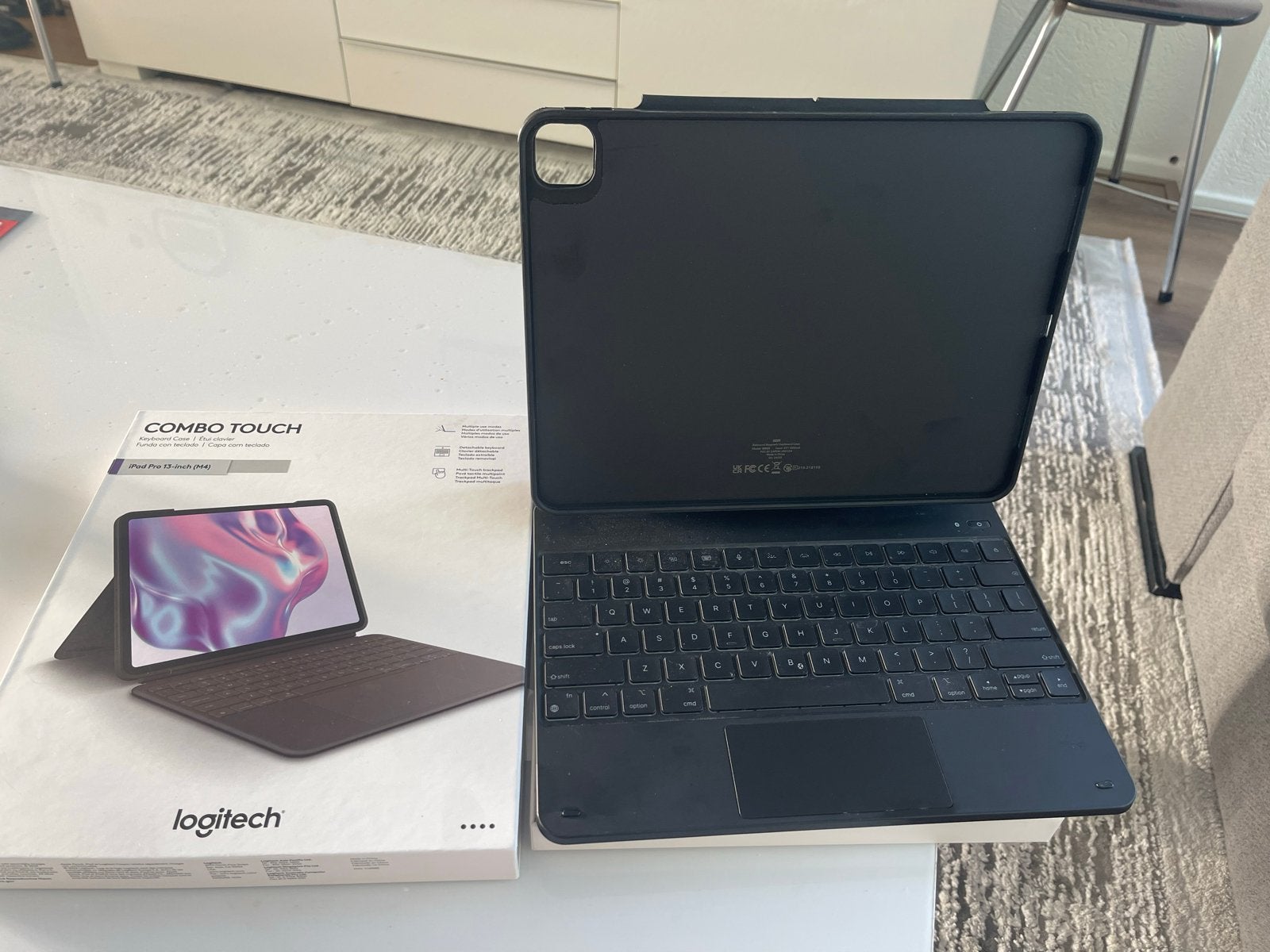 Logitech Combo Touch iPad Pro 13-inch (M4) als nieuw, Ophalen of Verzenden, Zo goed als nieuw