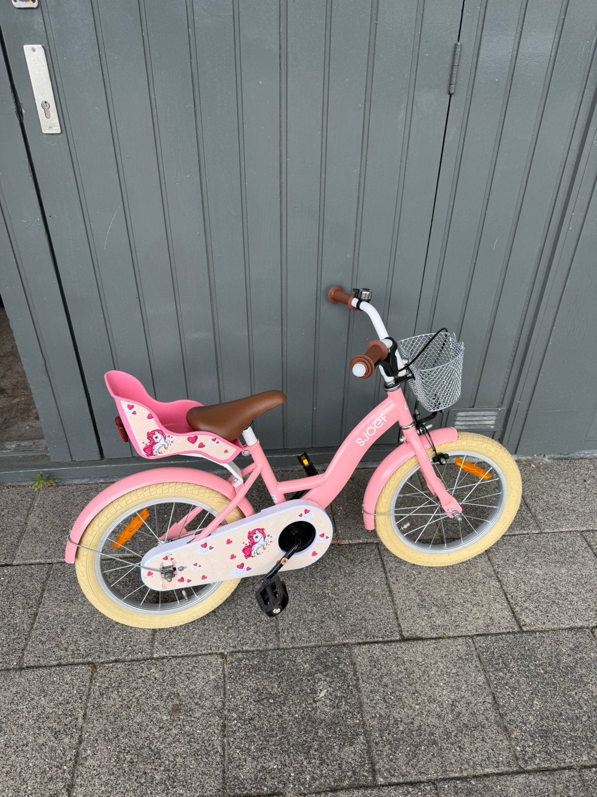 Roze kinderfiets met mandje en poppenzitje, Ophalen of Verzenden, Gebruikt, Terugtraprem, 16 tot 20 inch
