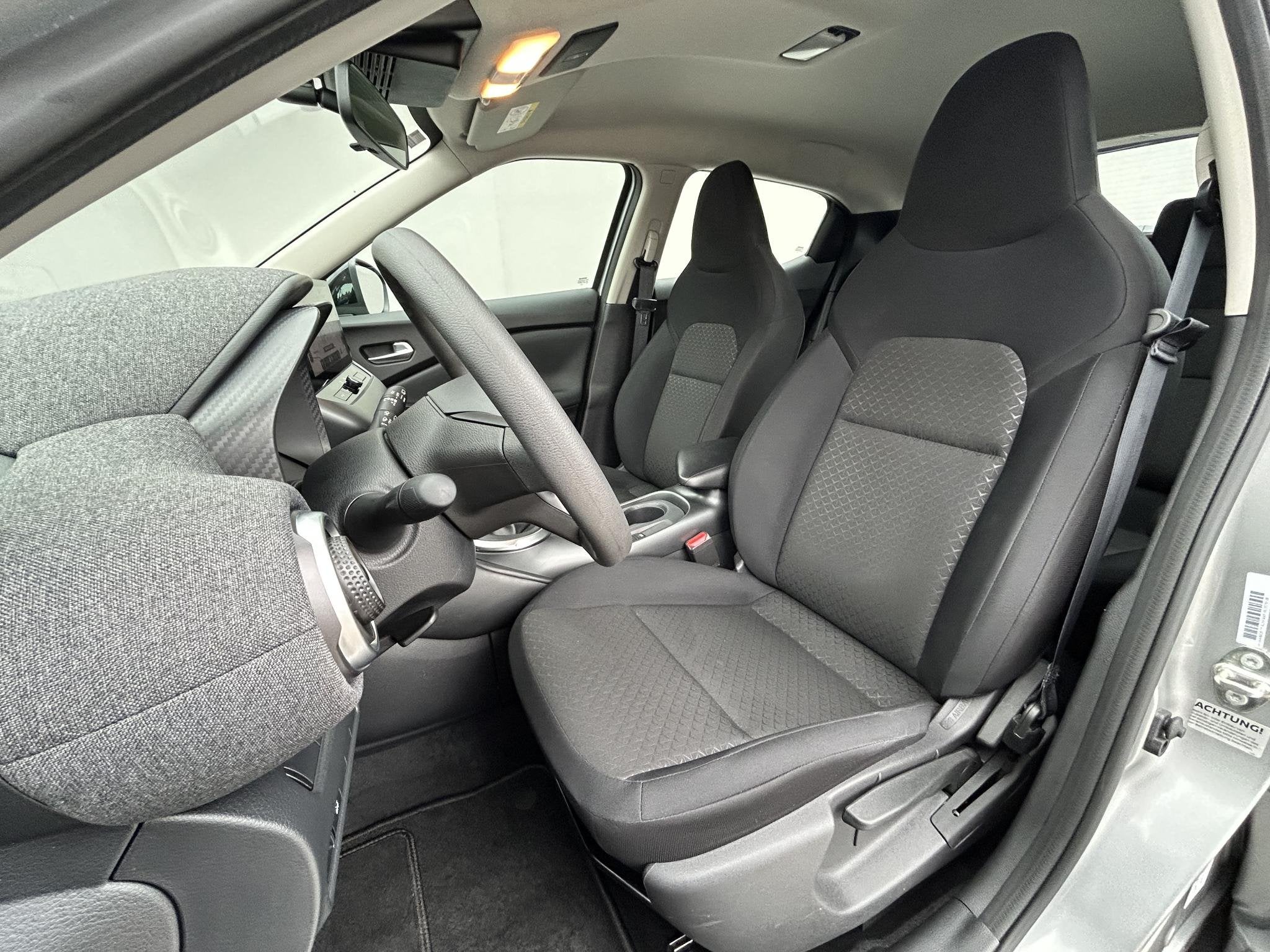 Foto 7 van Nissan Juke 1.0 DIG-T Acenta Handgeschakeld / Allseason band