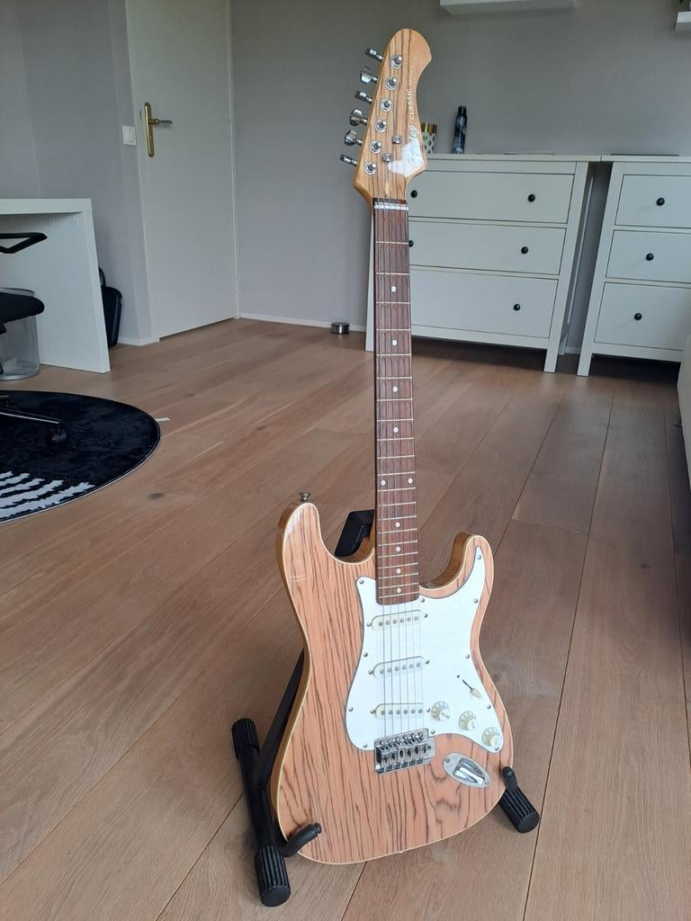 Fazley Classic Series Stratocaster - Zo goed als nieuw, Ophalen, Zo goed als nieuw