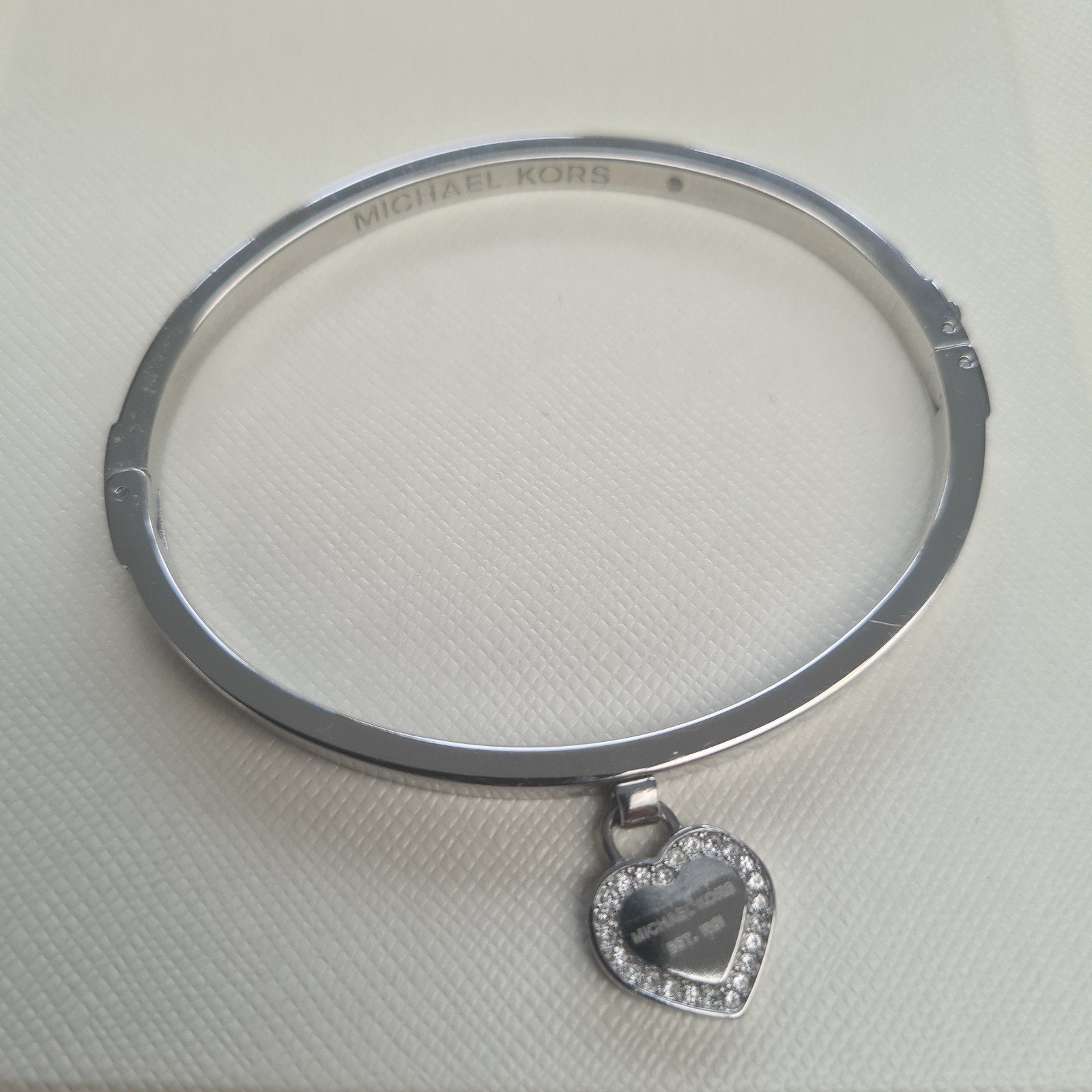 Michael Kors armband met hartje !, Sieraden, Tassen en Uiterlijk, Armbanden, Ophalen of Verzenden, Zo goed als nieuw, Zilver, Staal