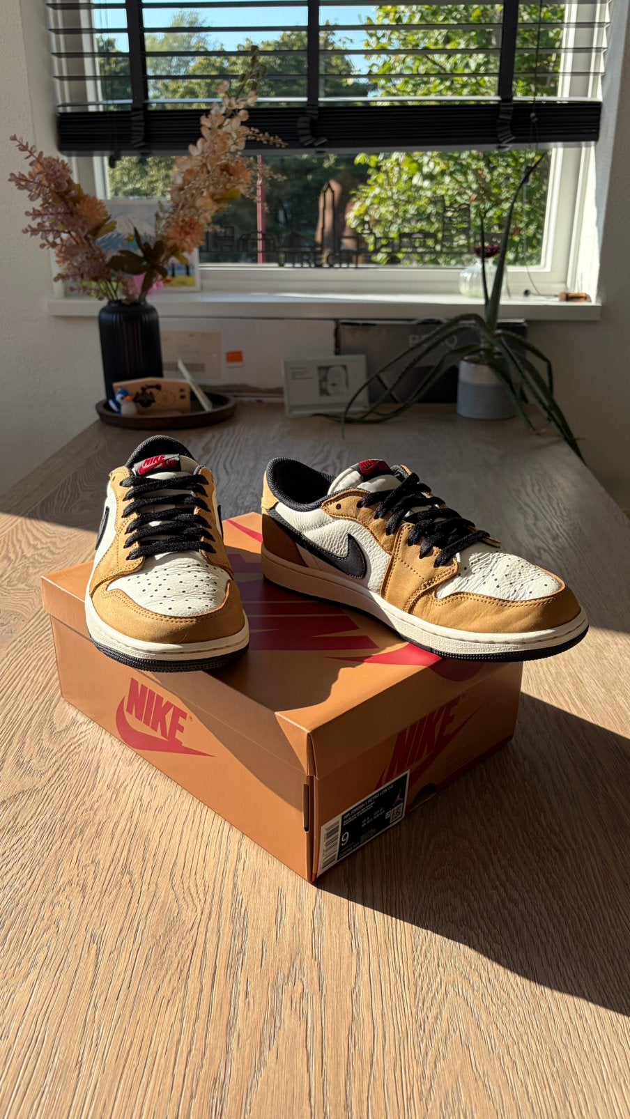 Jordan 1 Low OG Rookie Of The Year, Ophalen of Verzenden, Zo goed als nieuw, Overige kleuren, Sneakers of Gympen