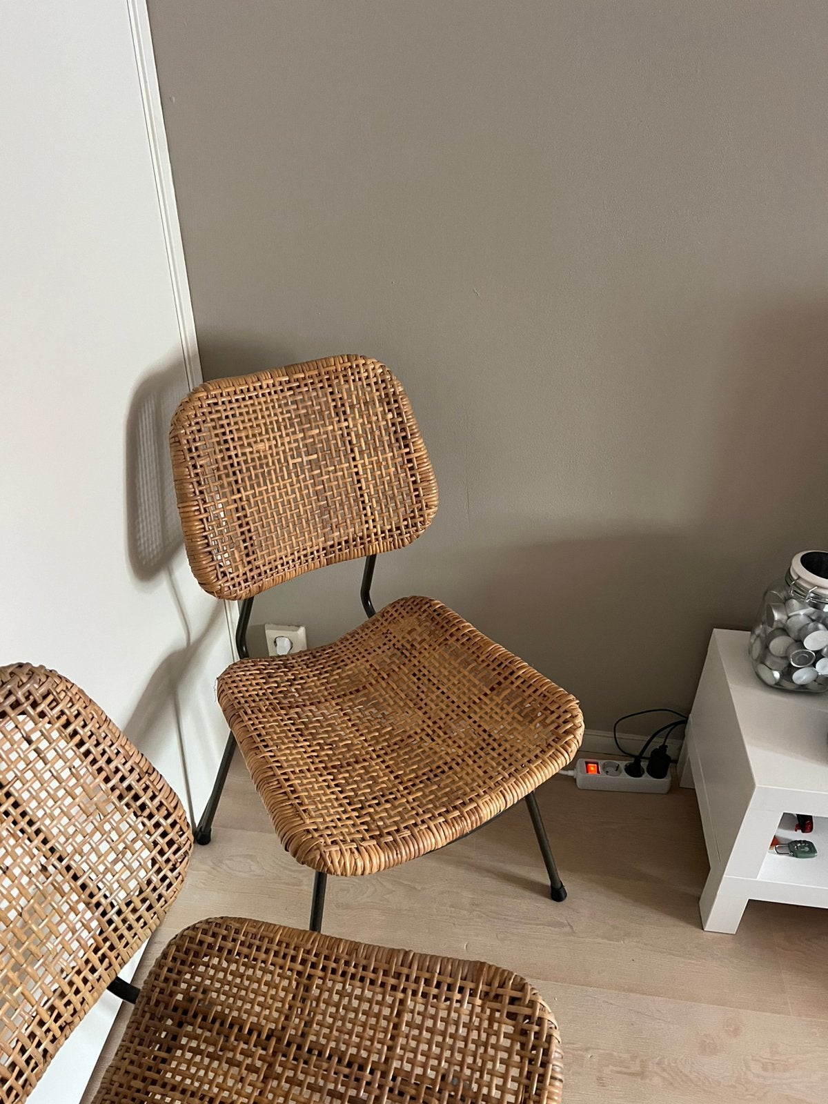 2 stoelen rotan stijl, Ophalen of Verzenden, Zo goed als nieuw, Bruin, Twee